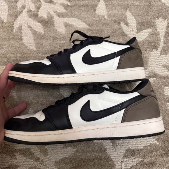 Air Jordan 1 Retro OG Low Mocha VERY CLEAN - Picture 2 of 3